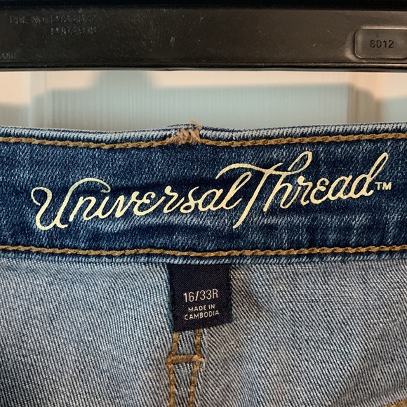 Universal Threads High rise skinny jeans - size 16 - Picture 3 of 4